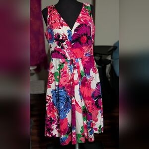 Curve Hugging Vibrant Floral V-Neck Sleeveless Dress